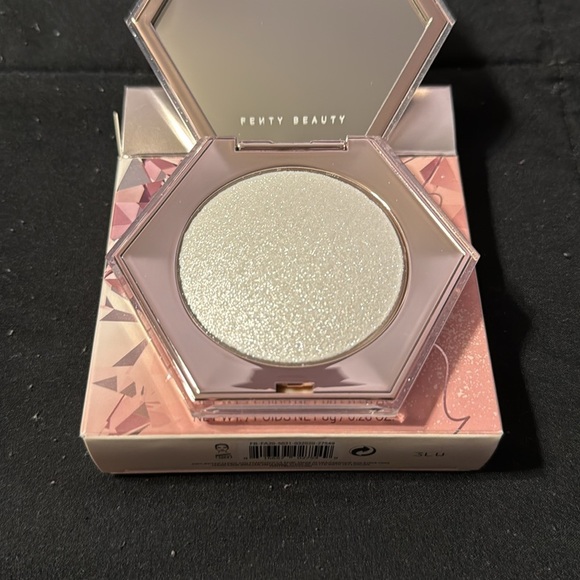 Diamond Bomb All-Over Diamond Veil How Many Carats?! - Picture 5 of 6